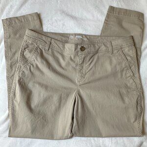 Old Navy Women's 14 Short Skinny Khaki Chino Pants